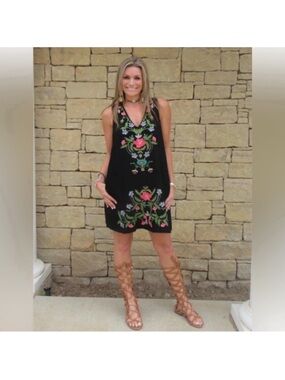 Umgee Floral Embroidered Cotton Blend Mini Dress Sz S V Neck A line Black Red